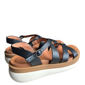 Gentle souls black Rebha Strappy Wedge sandal size 9.5